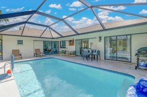POOL HOUSE, CLOSE TO THE BEACH & DOWN TOWN NAPLES!